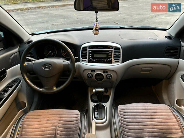 Синій Хендай Акцент, об'ємом двигуна 1.6 л та пробігом 181 тис. км за 5700 $, фото 13 на Automoto.ua
