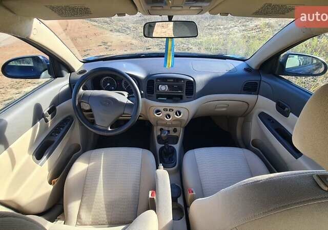 Синій Хендай Акцент, об'ємом двигуна 1.4 л та пробігом 269 тис. км за 4500 $, фото 8 на Automoto.ua