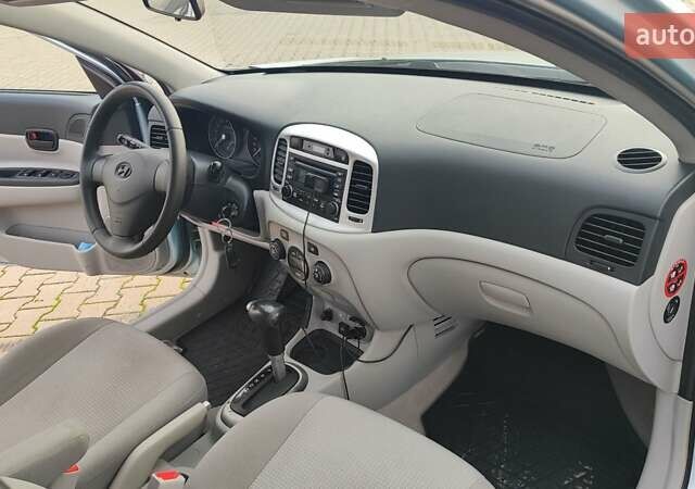 Синий Хендай Акцент, объемом двигателя 1.6 л и пробегом 171 тыс. км за 6450 $, фото 5 на Automoto.ua
