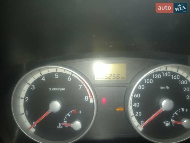 Синій Хендай Акцент, об'ємом двигуна 1.6 л та пробігом 205 тис. км за 1150 $, фото 9 на Automoto.ua