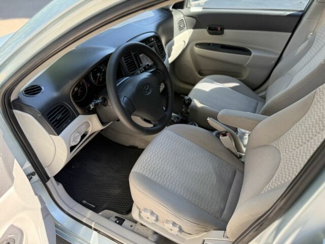 Синий Хендай Акцент, объемом двигателя 1.4 л и пробегом 169 тыс. км за 4650 $, фото 9 на Automoto.ua