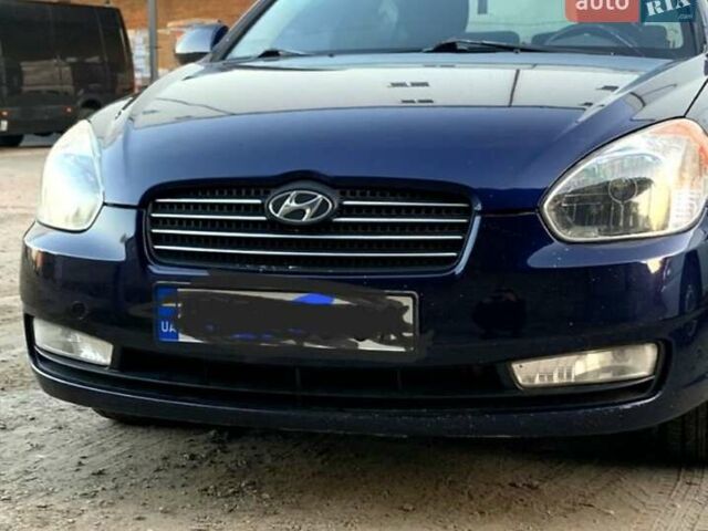 Синий Хендай Акцент, объемом двигателя 1.4 л и пробегом 250 тыс. км за 5800 $, фото 2 на Automoto.ua