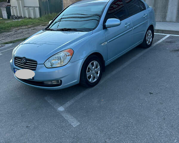 Синий Хендай Акцент, объемом двигателя 1.6 л и пробегом 240 тыс. км за 4600 $, фото 3 на Automoto.ua