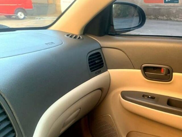 Синий Хендай Акцент, объемом двигателя 1.4 л и пробегом 250 тыс. км за 5800 $, фото 1 на Automoto.ua