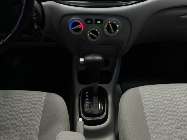 Синий Хендай Акцент, объемом двигателя 1.4 л и пробегом 168 тыс. км за 6200 $, фото 13 на Automoto.ua