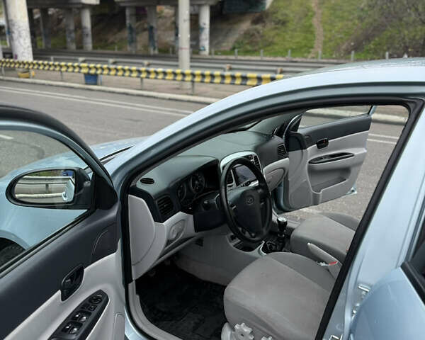 Синій Хендай Акцент, об'ємом двигуна 1.6 л та пробігом 182 тис. км за 4790 $, фото 39 на Automoto.ua