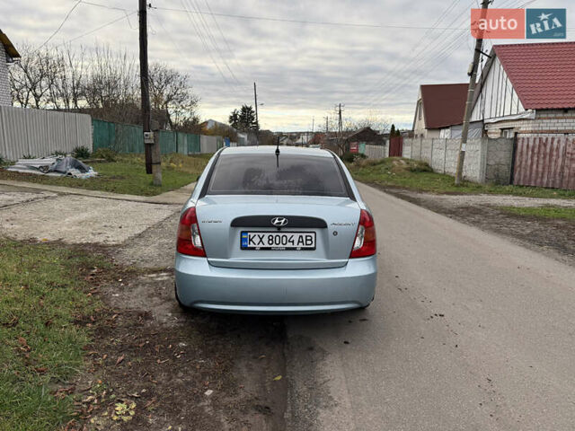 Синий Хендай Акцент, объемом двигателя 1.4 л и пробегом 82 тыс. км за 5500 $, фото 5 на Automoto.ua