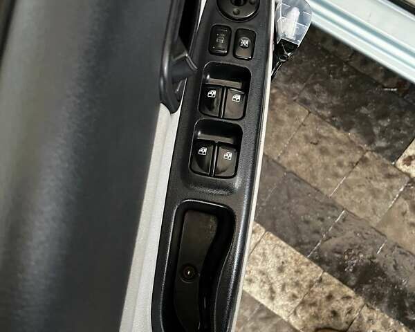 Синий Хендай Акцент, объемом двигателя 1.5 л и пробегом 304 тыс. км за 3650 $, фото 16 на Automoto.ua