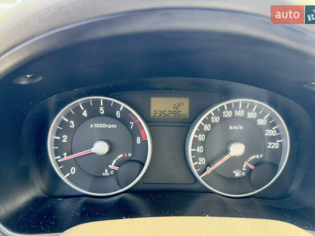 Синий Хендай Акцент, объемом двигателя 1.6 л и пробегом 335 тыс. км за 4000 $, фото 12 на Automoto.ua