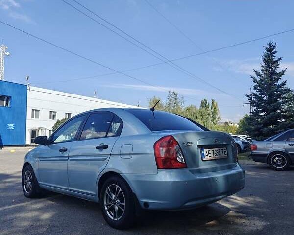 Синий Хендай Акцент, объемом двигателя 1.4 л и пробегом 189 тыс. км за 4600 $, фото 3 на Automoto.ua
