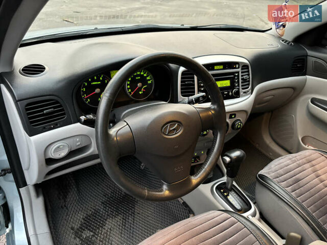Синій Хендай Акцент, об'ємом двигуна 1.6 л та пробігом 181 тис. км за 5700 $, фото 11 на Automoto.ua