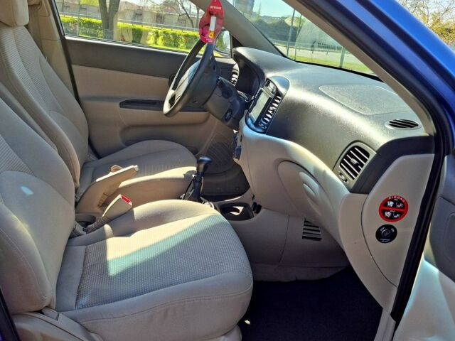 Синий Хендай Акцент, объемом двигателя 1.6 л и пробегом 238 тыс. км за 4050 $, фото 1 на Automoto.ua