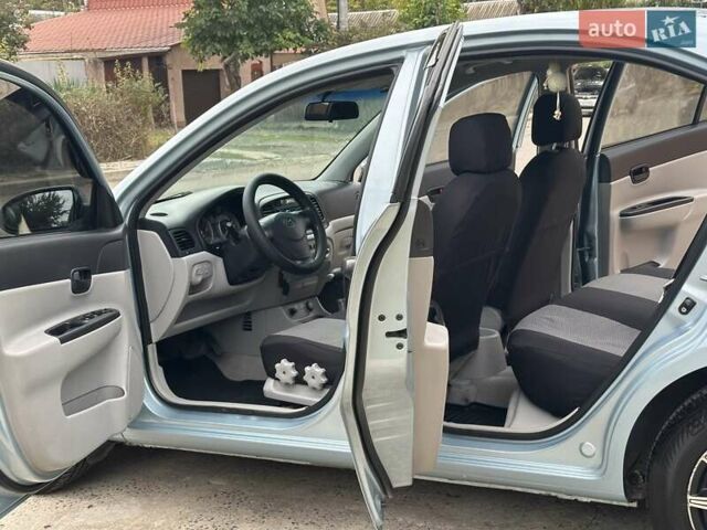 Синий Хендай Акцент, объемом двигателя 1.4 л и пробегом 180 тыс. км за 6200 $, фото 48 на Automoto.ua