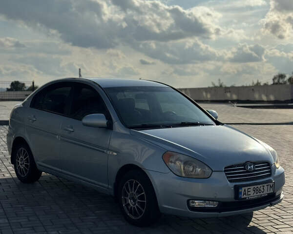 Синий Хендай Акцент, объемом двигателя 1.5 л и пробегом 335 тыс. км за 3899 $, фото 6 на Automoto.ua