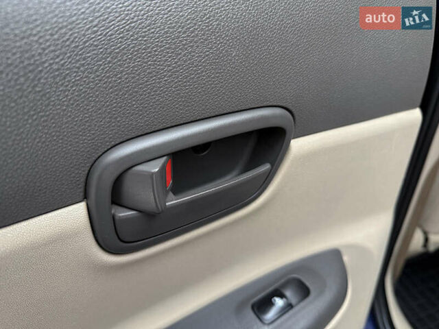 Синий Хендай Акцент, объемом двигателя 1.4 л и пробегом 132 тыс. км за 5900 $, фото 55 на Automoto.ua