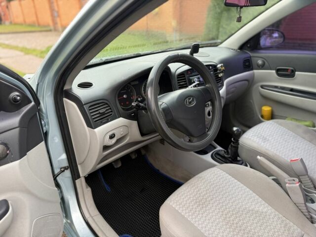 Синій Хендай Акцент, об'ємом двигуна 1.4 л та пробігом 227 тис. км за 3800 $, фото 12 на Automoto.ua