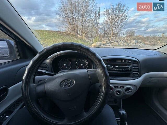 Синий Хендай Акцент, объемом двигателя 1.4 л и пробегом 315 тыс. км за 3599 $, фото 10 на Automoto.ua