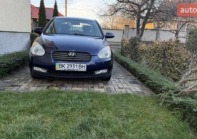 Синий Хендай Акцент, объемом двигателя 1.4 л и пробегом 130 тыс. км за 5000 $, фото 2 на Automoto.ua