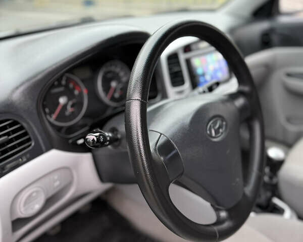 Синій Хендай Акцент, об'ємом двигуна 1.6 л та пробігом 182 тис. км за 4790 $, фото 58 на Automoto.ua