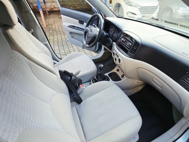 Синий Хендай Акцент, объемом двигателя 1.5 л и пробегом 185 тыс. км за 4650 $, фото 18 на Automoto.ua