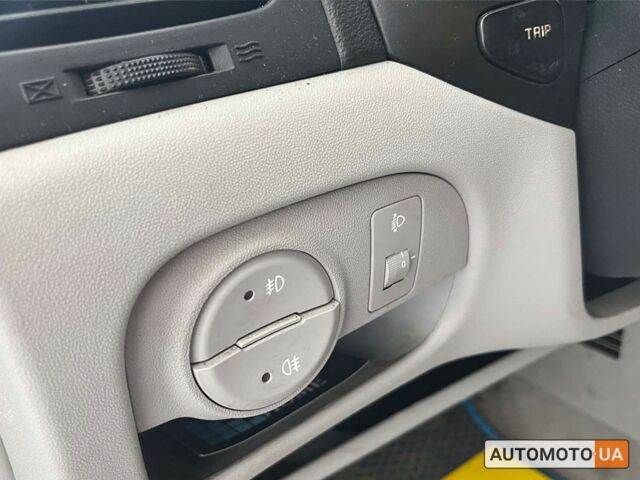 Синий Хендай Акцент, объемом двигателя 1.6 л и пробегом 172 тыс. км за 5500 $, фото 12 на Automoto.ua