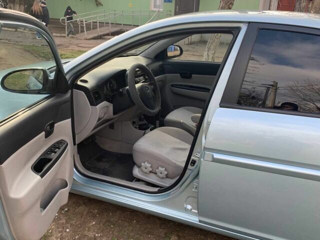 Синий Хендай Акцент, объемом двигателя 1.4 л и пробегом 195 тыс. км за 5100 $, фото 6 на Automoto.ua