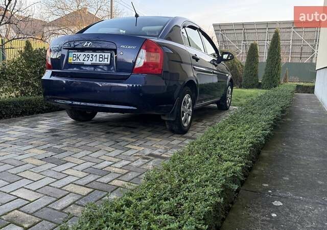 Синий Хендай Акцент, объемом двигателя 1.4 л и пробегом 130 тыс. км за 5000 $, фото 8 на Automoto.ua