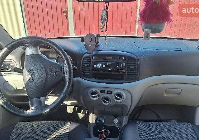 Синій Хендай Акцент, об'ємом двигуна 1.4 л та пробігом 214 тис. км за 4900 $, фото 3 на Automoto.ua