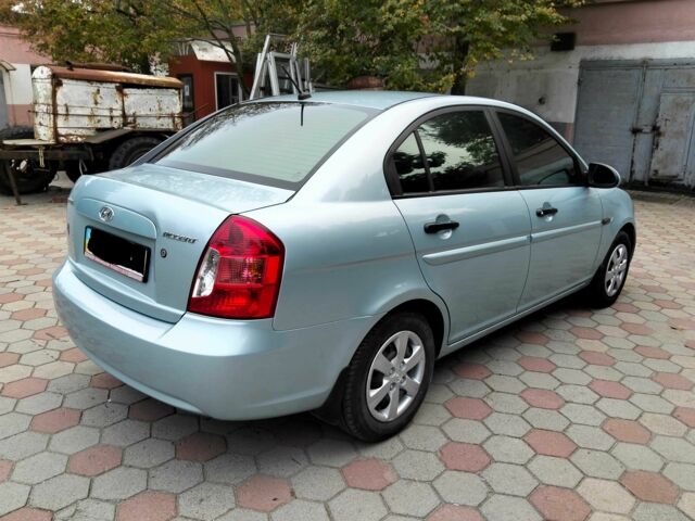 Синий Хендай Акцент, объемом двигателя 1.4 л и пробегом 102 тыс. км за 5200 $, фото 4 на Automoto.ua