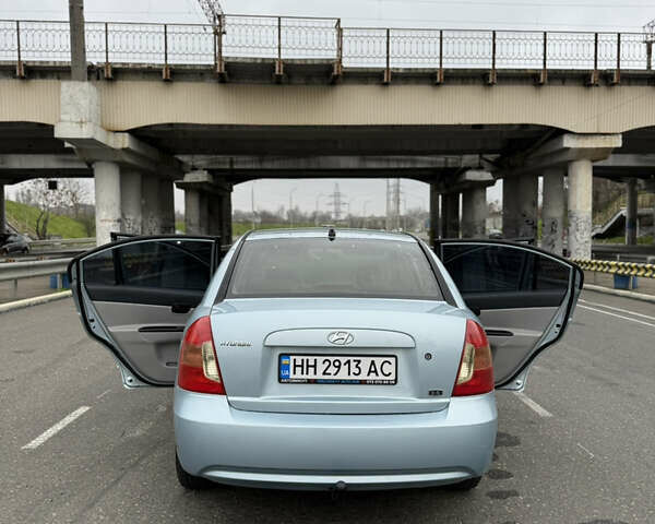 Синій Хендай Акцент, об'ємом двигуна 1.6 л та пробігом 182 тис. км за 4790 $, фото 31 на Automoto.ua