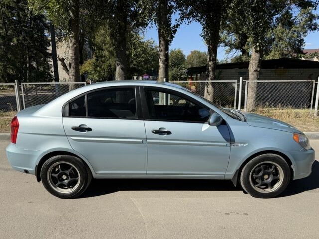 Синий Хендай Акцент, объемом двигателя 1.4 л и пробегом 169 тыс. км за 4650 $, фото 4 на Automoto.ua