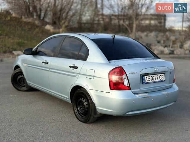 Синий Хендай Акцент, объемом двигателя 1.4 л и пробегом 315 тыс. км за 3599 $, фото 5 на Automoto.ua