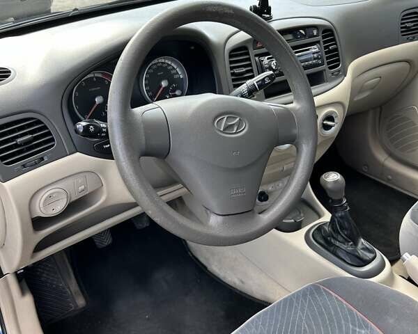 Синій Хендай Акцент, об'ємом двигуна 1.5 л та пробігом 178 тис. км за 6200 $, фото 4 на Automoto.ua