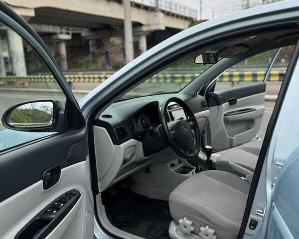 Синій Хендай Акцент, об'ємом двигуна 1.6 л та пробігом 182 тис. км за 4790 $, фото 38 на Automoto.ua