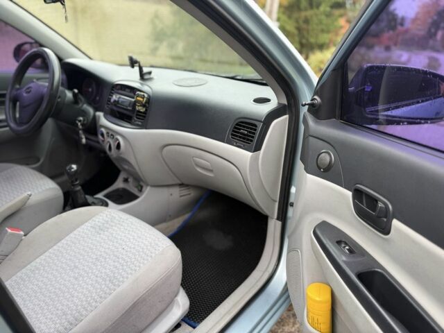 Синій Хендай Акцент, об'ємом двигуна 1.4 л та пробігом 227 тис. км за 3800 $, фото 14 на Automoto.ua