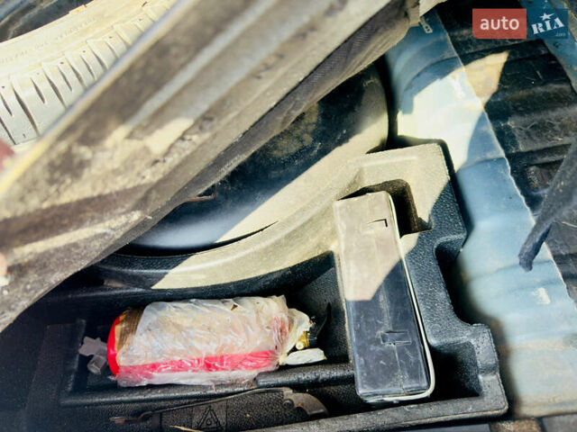 Синий Хендай Акцент, объемом двигателя 1.6 л и пробегом 335 тыс. км за 4000 $, фото 15 на Automoto.ua