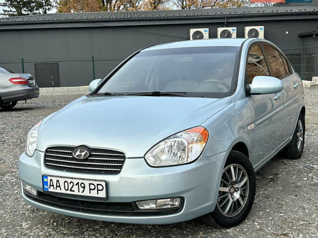 Синий Хендай Акцент, объемом двигателя 1.6 л и пробегом 240 тыс. км за 5250 $, фото 1 на Automoto.ua