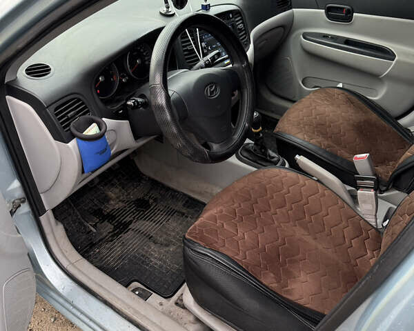 Синий Хендай Акцент, объемом двигателя 1.4 л и пробегом 82 тыс. км за 5500 $, фото 11 на Automoto.ua