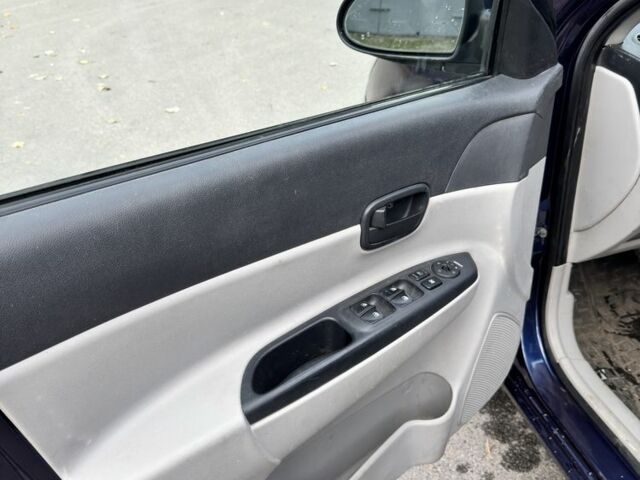 Синій Хендай Акцент, об'ємом двигуна 1.6 л та пробігом 159 тис. км за 4500 $, фото 6 на Automoto.ua