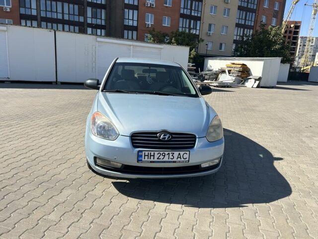 Синий Хендай Акцент, объемом двигателя 1.6 л и пробегом 205 тыс. км за 4700 $, фото 4 на Automoto.ua