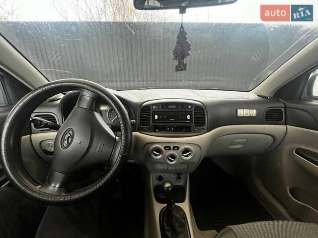 Синий Хендай Акцент, объемом двигателя 1.5 л и пробегом 304 тыс. км за 3650 $, фото 21 на Automoto.ua