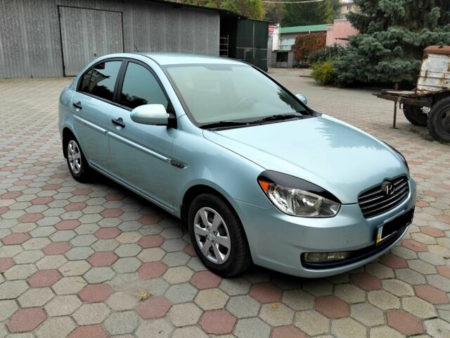 Синий Хендай Акцент, объемом двигателя 1.4 л и пробегом 102 тыс. км за 5200 $, фото 2 на Automoto.ua