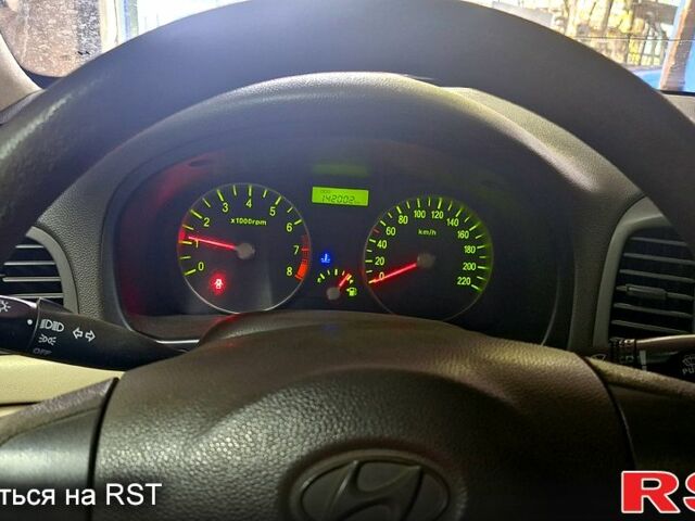 Синий Хендай Акцент, объемом двигателя 1.4 л и пробегом 142 тыс. км за 4800 $, фото 1 на Automoto.ua