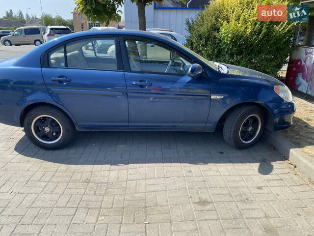 Синий Хендай Акцент, объемом двигателя 1.4 л и пробегом 240 тыс. км за 3899 $, фото 3 на Automoto.ua