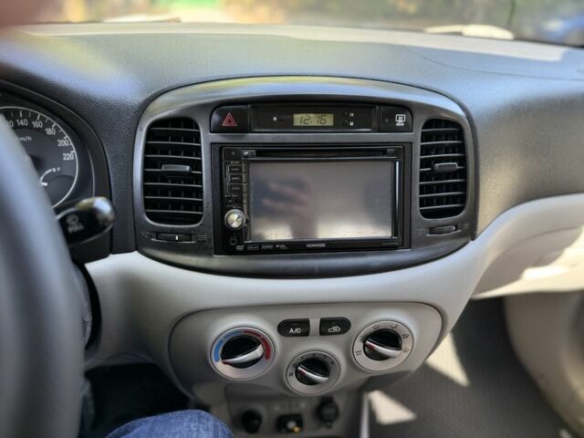 Синий Хендай Акцент, объемом двигателя 1.4 л и пробегом 169 тыс. км за 4650 $, фото 13 на Automoto.ua