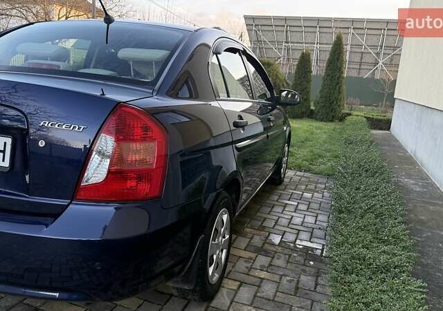 Синий Хендай Акцент, объемом двигателя 1.4 л и пробегом 130 тыс. км за 5000 $, фото 9 на Automoto.ua
