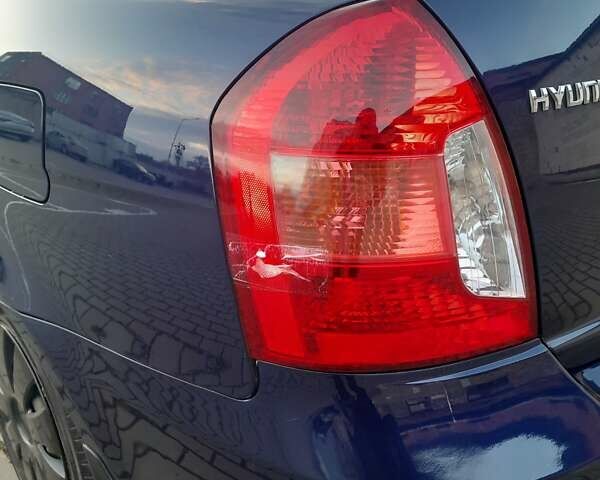 Синий Хендай Акцент, объемом двигателя 1.39 л и пробегом 143 тыс. км за 6150 $, фото 27 на Automoto.ua