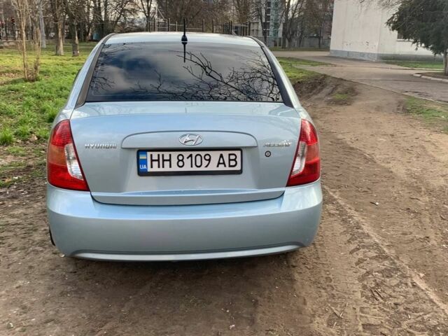 Синий Хендай Акцент, объемом двигателя 1.4 л и пробегом 195 тыс. км за 5100 $, фото 2 на Automoto.ua