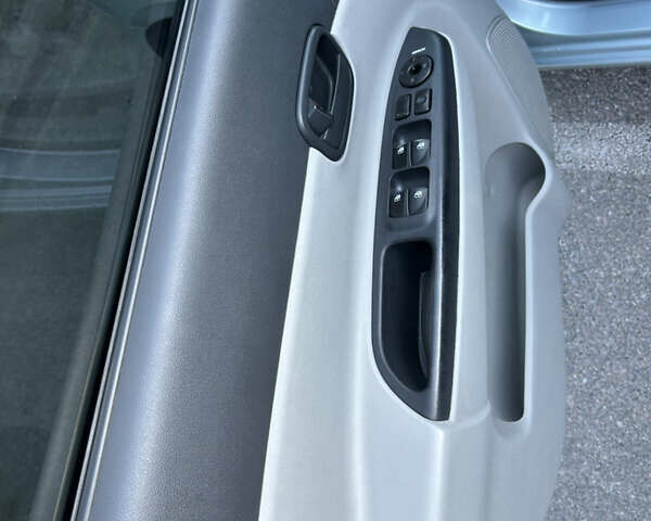 Синий Хендай Акцент, объемом двигателя 1.6 л и пробегом 240 тыс. км за 4600 $, фото 8 на Automoto.ua