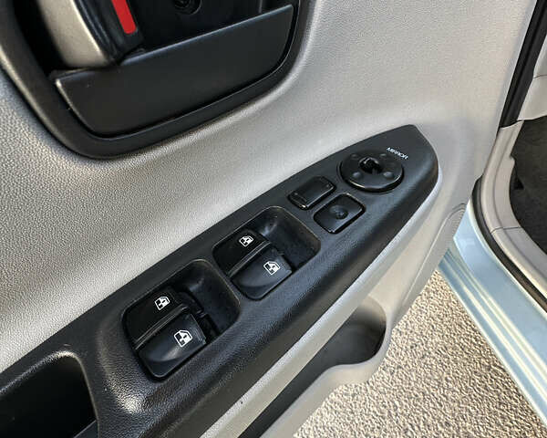 Синий Хендай Акцент, объемом двигателя 1.4 л и пробегом 315 тыс. км за 3599 $, фото 12 на Automoto.ua